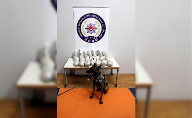 Otomobilin tamponundan esrar çıktı!