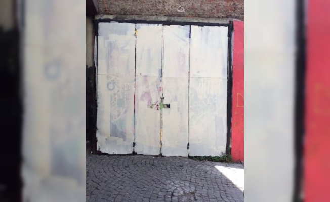Sanat eserini beyaza boyadılar!