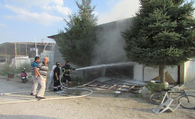 Kalem üretimi yapılan işyerinde patlama: 3 yaralı