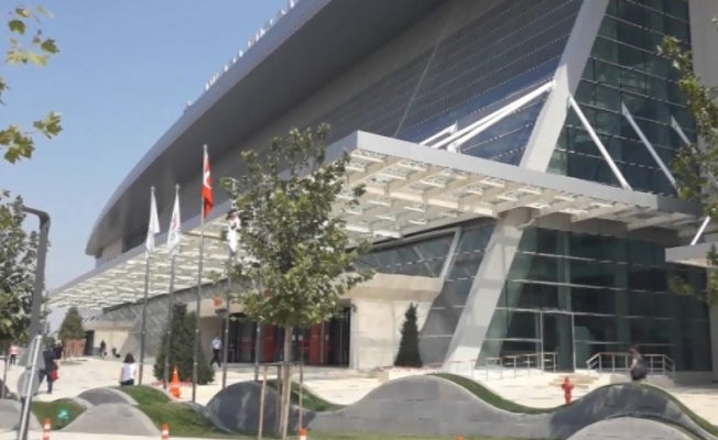 Ankara’daki YHT garının tavanı çöktü!