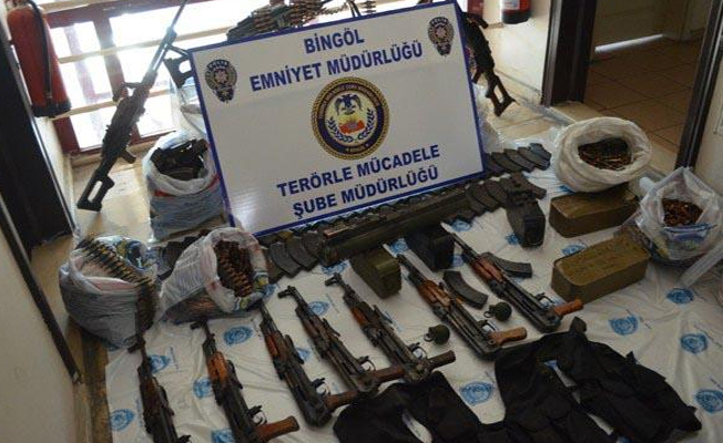 Şüphe üzerine durdurulan araçta IŞİD'e ait silah ve mühimmat ele geçirildi