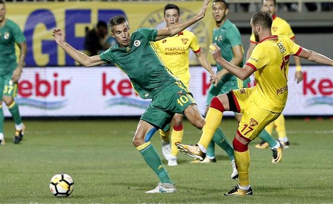 Fenerbahçe Göztepe'ye tosladı