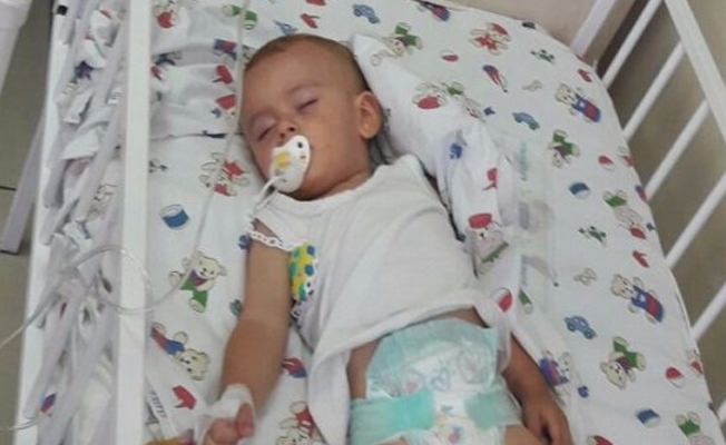 Annesiyle cezaevinde kalan 1 yaşındaki Miraz bebek hastaneye kaldırıldı