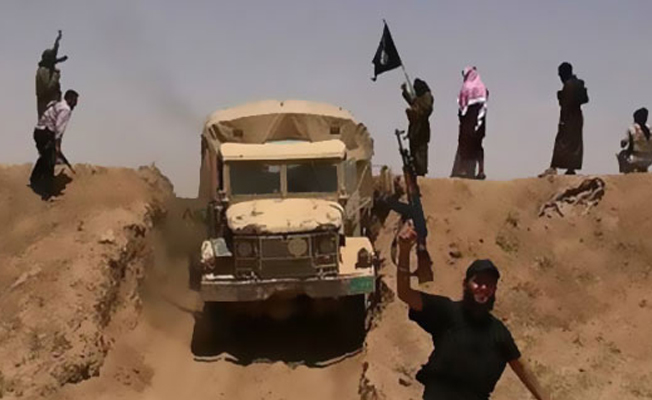 IŞİD Irak'ta 4 polisi öldürdü