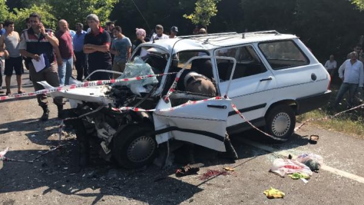 Kocaeli'de feci kaza! Kafa kafaya çarpıştılar