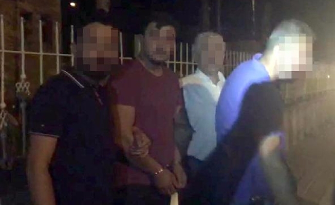 Fabrika işçisinin çıplak görüntülerini çekip şantaj yapmışlardı...