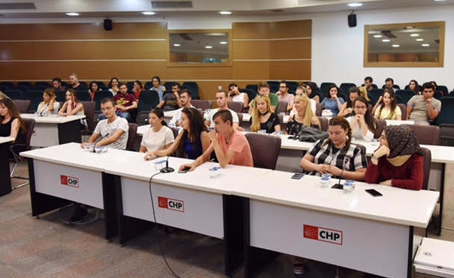 Bornova Belediyesi’nde stajyerlerle ortak akıl toplantısı