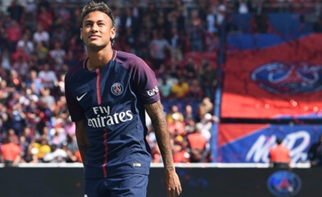 Neymar ilk maçında güldü