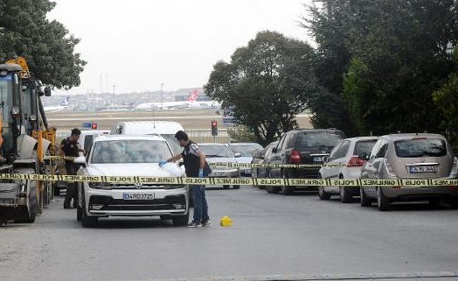 Bakırköy'de büyük vurgun! Otomobilin önünü kesip 2 milyon doları aldılar