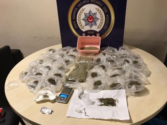 1 kilo sentetik uyuşturucu bulundu