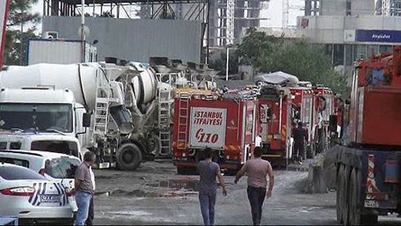 İstanbul'da beton santrali çöktü: Mahsur kalan işçiler var