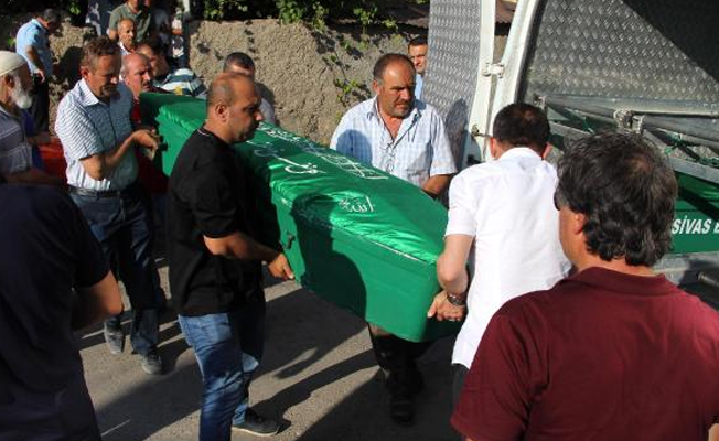 Evinde çamaşır ipiyle asılı halde bulundu!