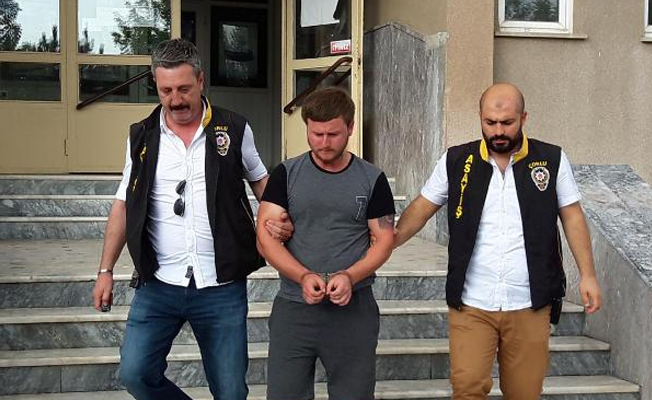 Dayısını öldürüp, oğlunu yaralayan şüpheli birahanede yakalandı