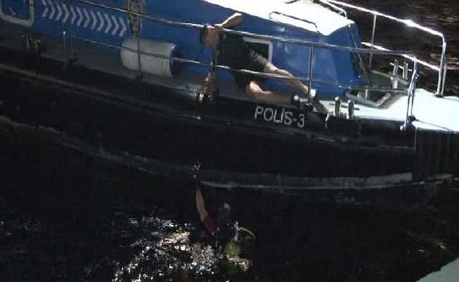 Karaköy'de bir çocuğun denize düştüğü iddiası üzerine arama başlatıldı
