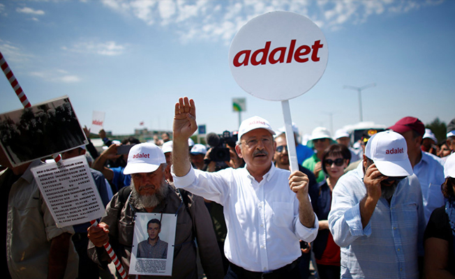 Adalet, özgürlük ve demokrasi isteyen milyonların sesi ve umudu olan Kılıçdaroğlu'nu susturamayacaksınız