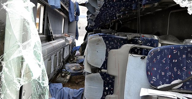 Kastamonu'da yolcu otobüsü devrildi: 25 yaralı
