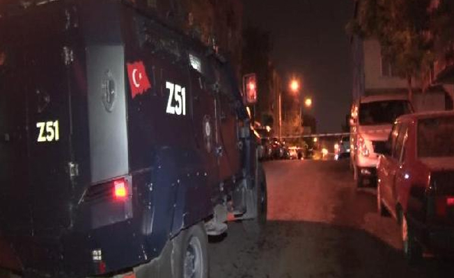 Gaziosmanpaşa'da 1'i polis 2 kişi hafif yaralı