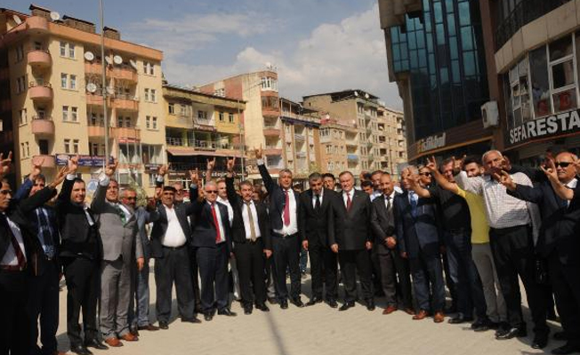 MHP Hakkari'de il binası açtı!