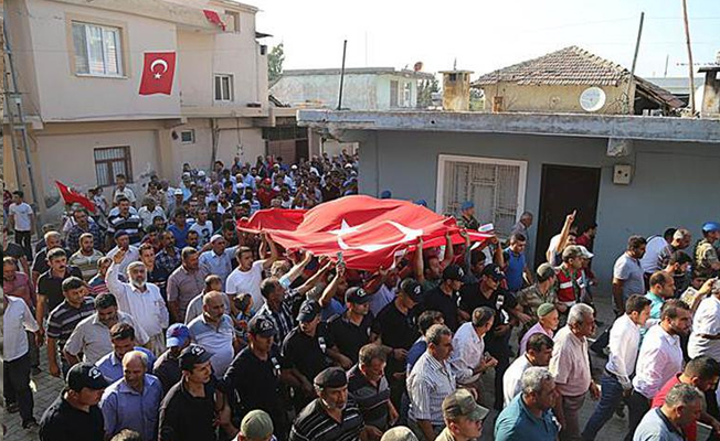 Hatay şehidini 5 bin kişiyle uğurladı