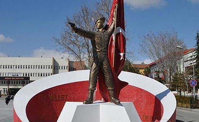 Ömer Halisdemir'in heykeli değiştiriliyor