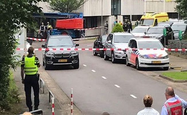 Hollanda’da radyoya baskın!