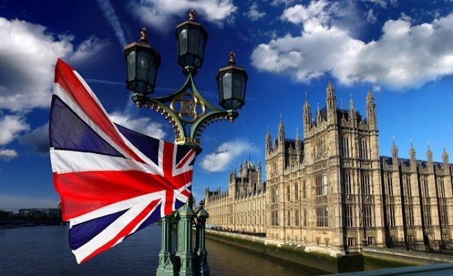 'Brexit sonrası İngiltere, AB vatandaşlarından vize istemeyecek'