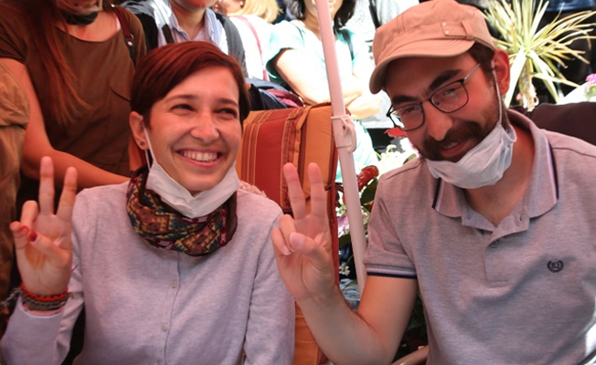 Nuriye ve Semih zorla müdahale edilecek diye uyumuyor!