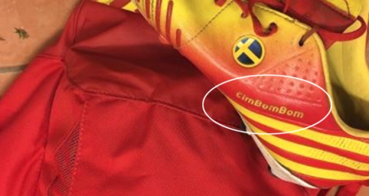 Elmander, maça "Cimbombom" yazan kramponlarla çıktı!