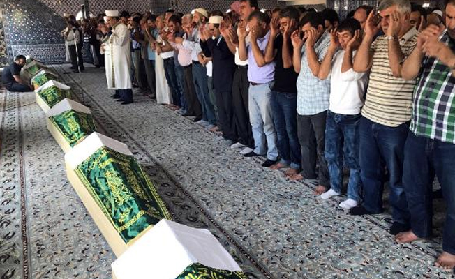 Kazada ölen fındık işçileri için toplu cenaze namazı