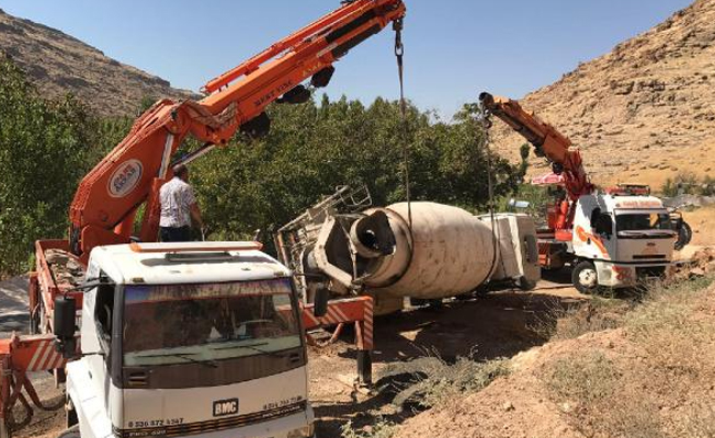 Beton mikseri devrildi: 1 yaralı!
