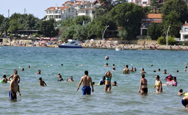 Kocaeli sahilleri tatilcilerle doldu!