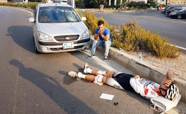 Şampiyon bisikletçiye otomobil çarptı: Sürücü şoka girdi!