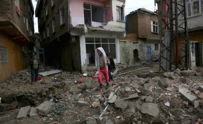 TİHV: Sur'daki sokağa çıkma yasakları dünya rekoru!
