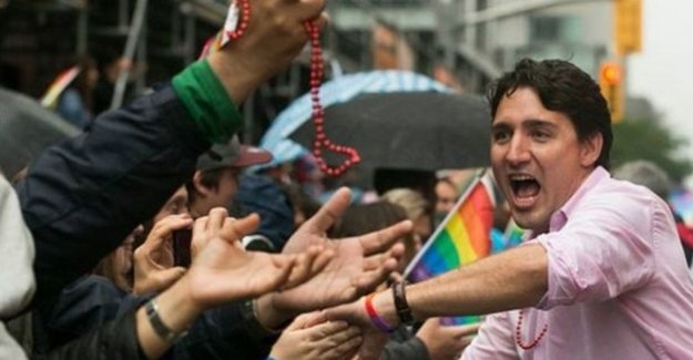 Kanada'da bir ilk; Başbakan Trudeau LGBTİ Onur Yürüyüşü'ne katıldı