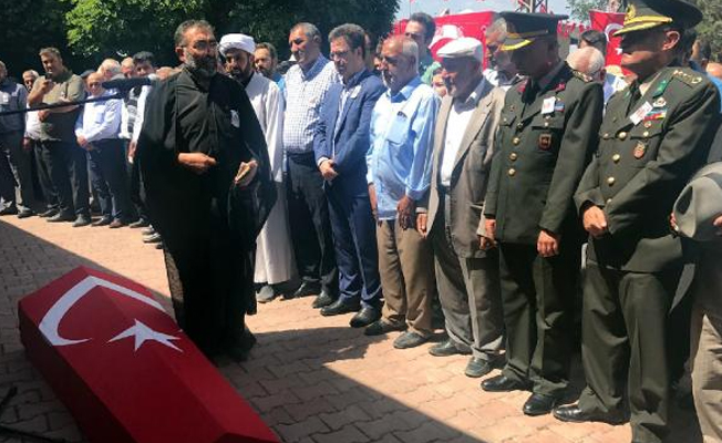 Erin cenaze namazını imam babası kıldırdı!