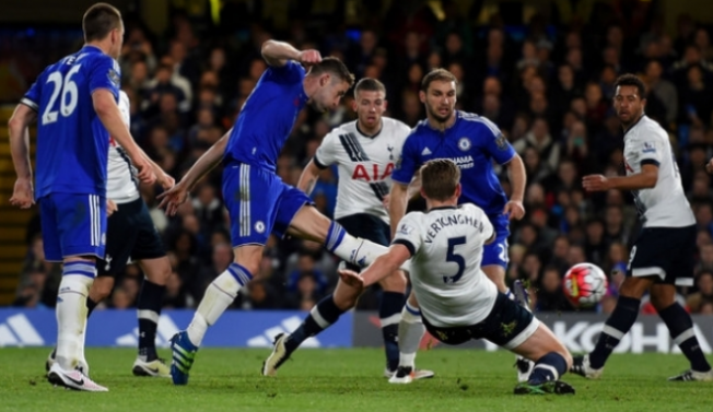 Londra derbisinde yüzü gülen Chelsea oldu!