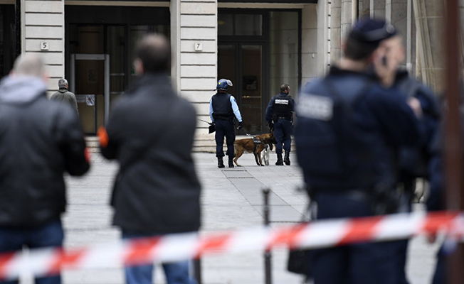 Paris'te cephanelik bulundu: 2 kişi gözaltında!