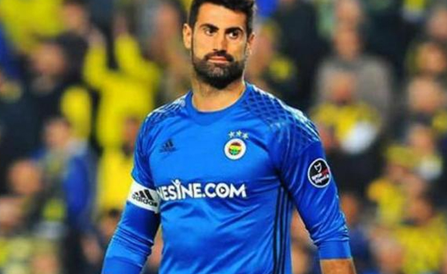 Volkan Demirel Kadıköy'de ıslıklandı