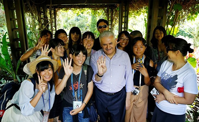 Yıldırım Singapur'a resmi ziyarette bulundu