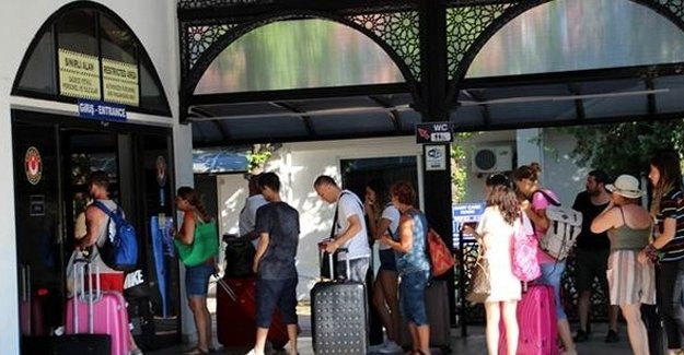 Yunanistan'a da bayram geldi!