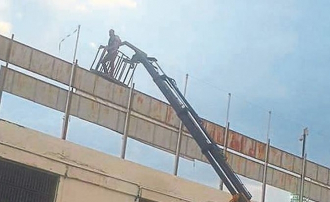 Men cezası alınca takımının maçı için vinç kiraladı