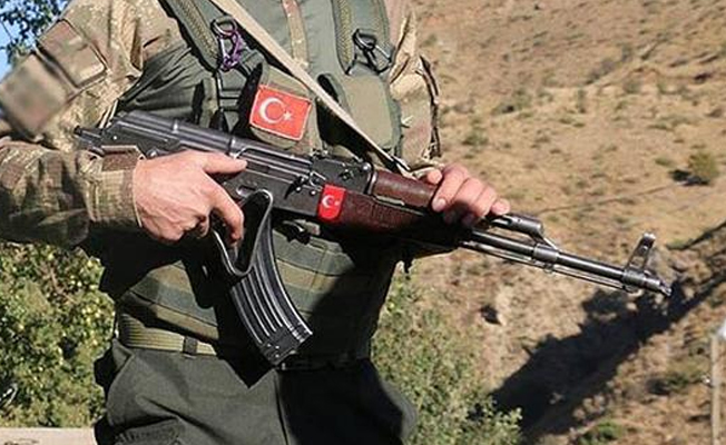 Diyarbakır'da PKK'lılar koruculara saldırdı!