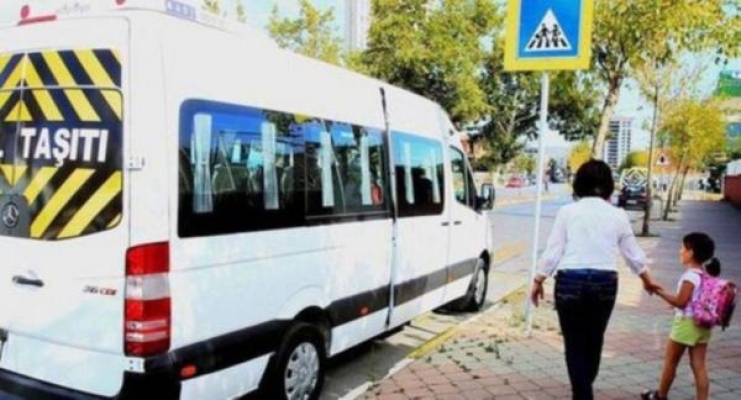 Alperen'i kimse görmemişti: Servis camlarının ilanla kaplanması yasaklanacak!