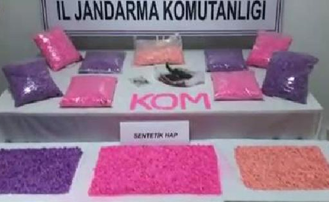 Beyoğlu'nda dev operasyon...Şekerleme kutularından 80 bin uyuşturucu hap çıktı