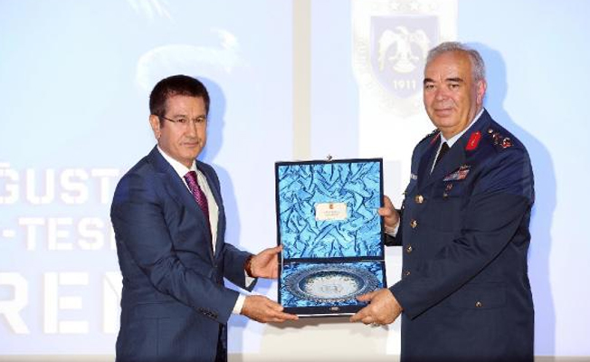 Hava Kuvvetleri'nde devir teslim 