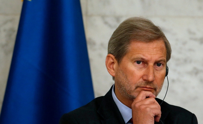 Hahn: Türkiye'nin eylemlerini tarafsız bir şekilde gözlemleyelim!