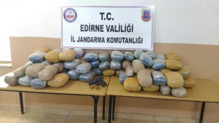 Otomobilde 80 kilo 'skunk' adlı uyuşturucu ele geçirildi