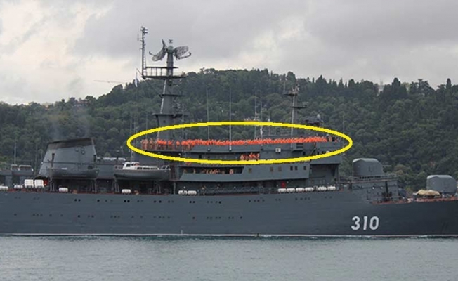 Rus savaş gemisi boğazdan geçerken tüm mürettebat güverteye çıktı!