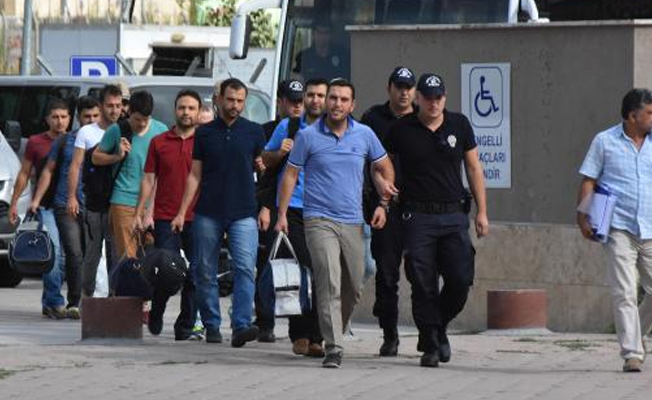 Sivas'ta 9 FETÖ şüphelisi adliyeye sevk edildi