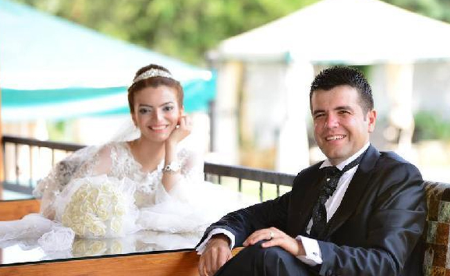 Bağışlanan eşyanın arasından çıkan parayı geri verdi 